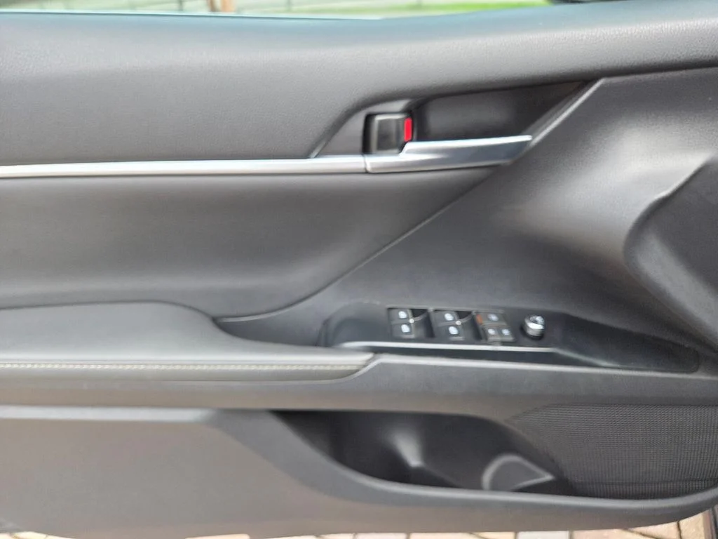 Used 2019 Blue Toyota XSE V6 image 26