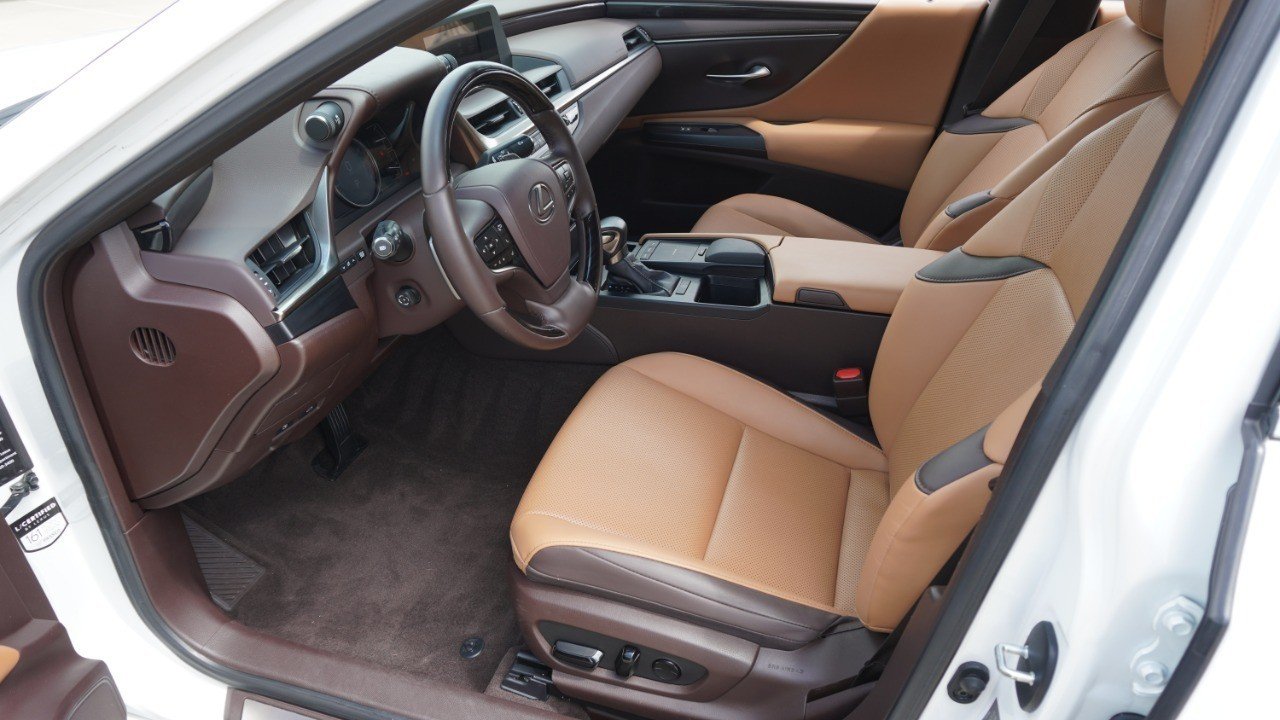 Certified Used 2021 White Lexus ES 350 image 13