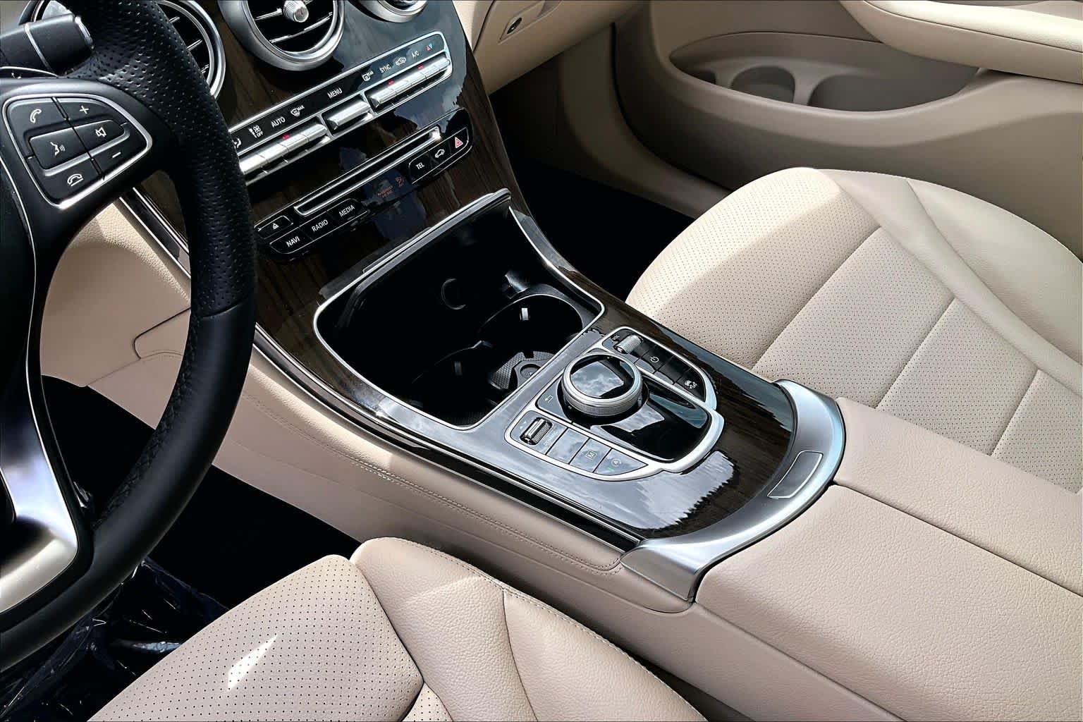 Used 2019 designo Cardinal Red Metallic Mercedes-Benz GLC 300 image 15