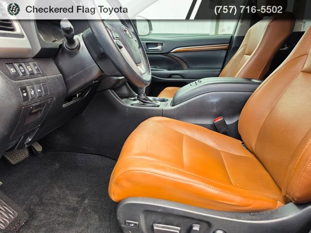 Used 2019 Blizzard Pearl Toyota Limited Platinum image 9