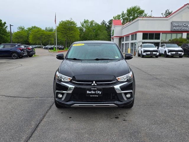 Used 2019 Black Mitsubishi 2.0 SE image 3