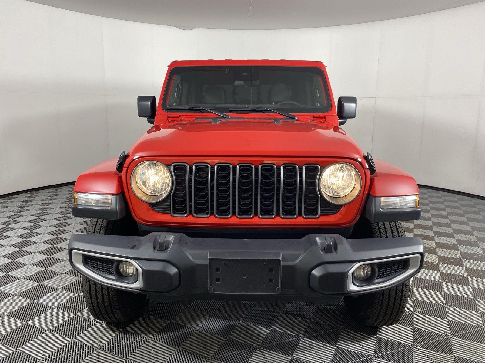 Used 2025 Firecracker Red Clearcoat Jeep Texas Trail image 3