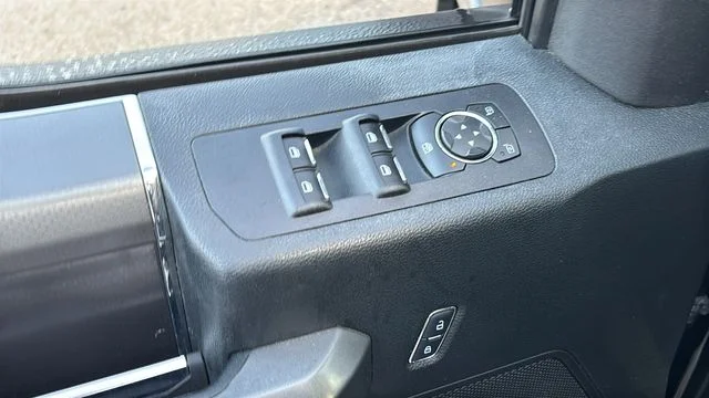Used 2016 Black Ford XLT image 9