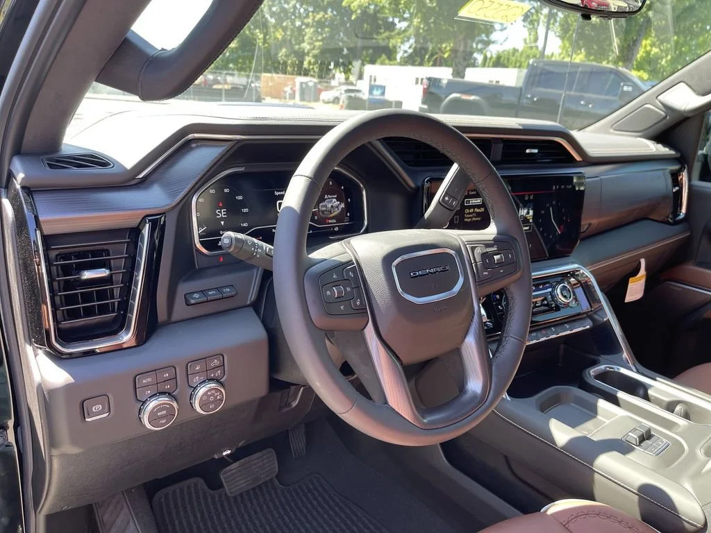 2025 GMC Sierra 3500HD Denali Ultimate - Photo 10