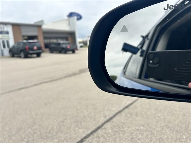 Used 2022 Blue JEEP Latitude Lux image 26