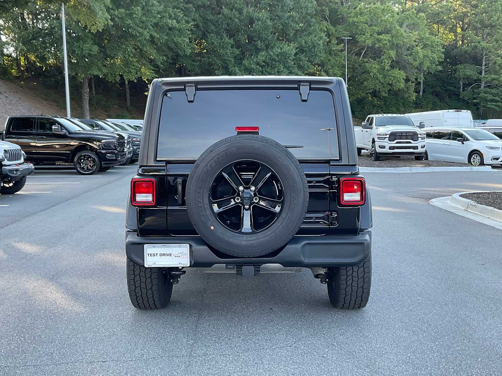 Used 2022 Black Clearcoat Jeep Unlimited Sport Altitude image 4