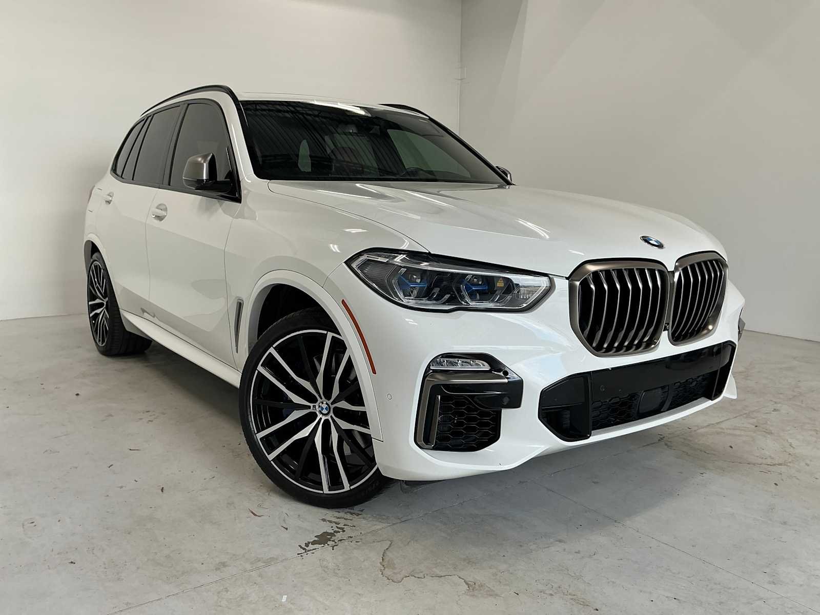 Used 2021 Alpine White BMW M50i image 4