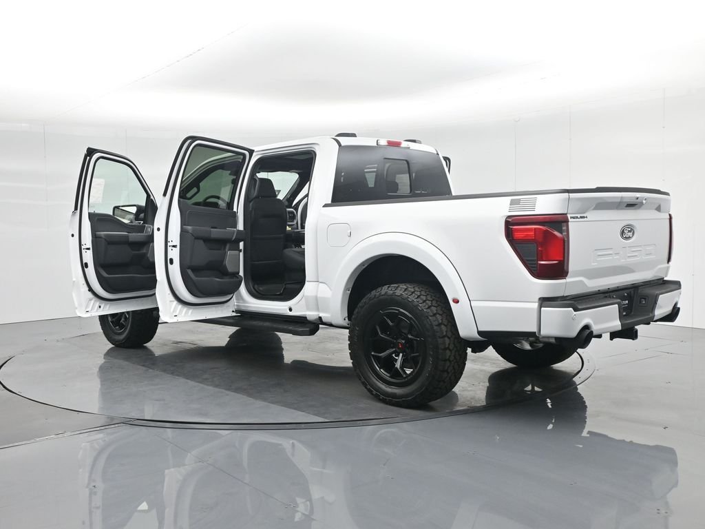 New 2025 Oxford White Ford XLT image 38
