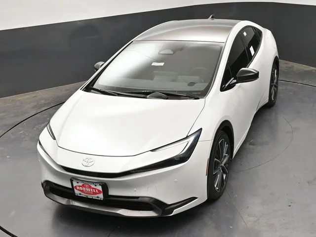 New 2026 Wind Chill Pearl <sup>1</sup> Toyota  XLE image 26