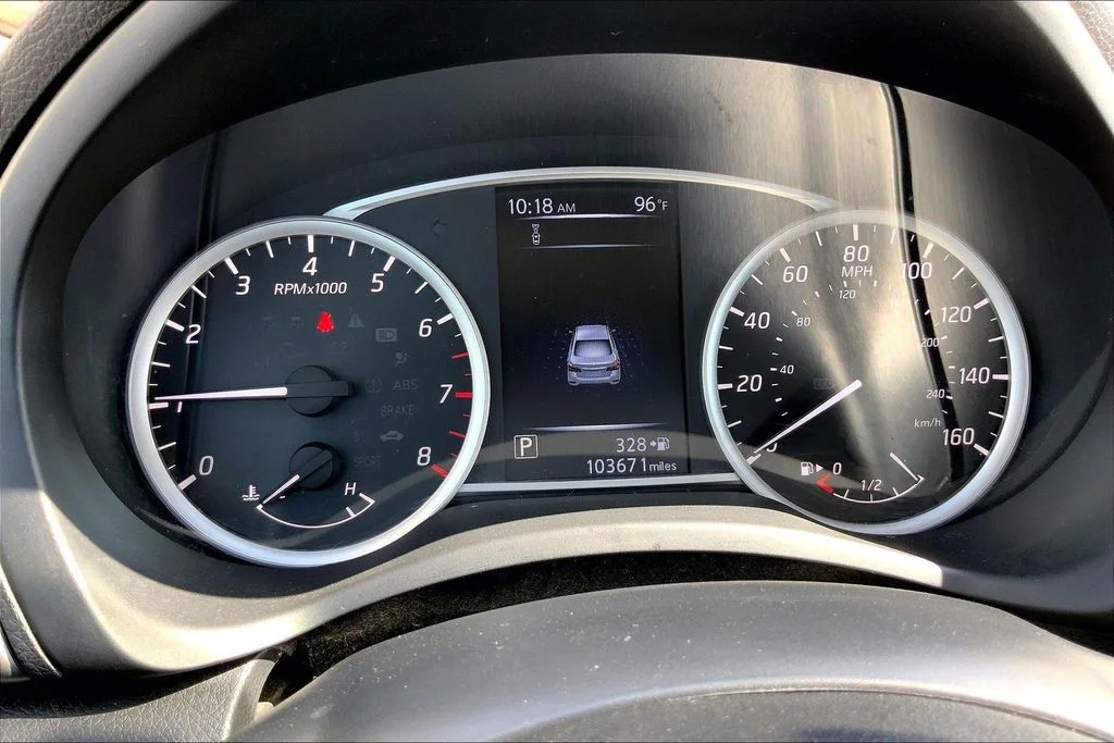 Used 2018 Brilliant Silver Metallic Nissan S image 19