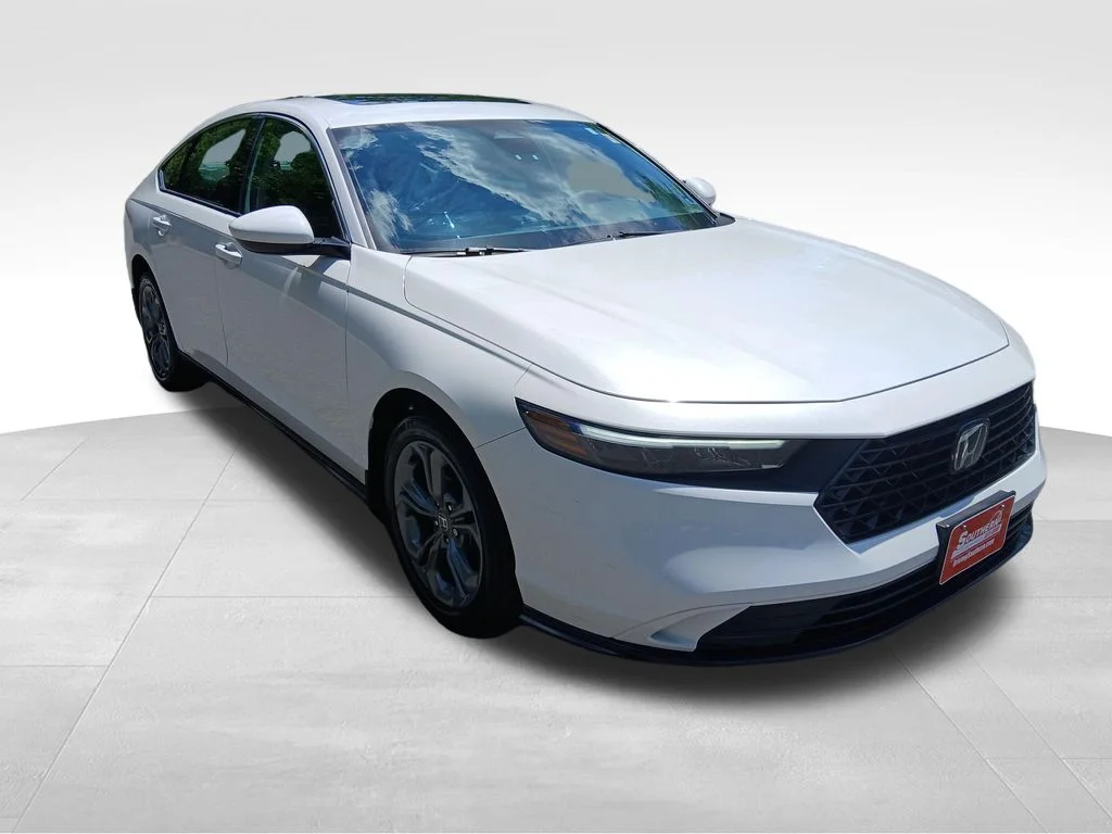 Used 2024 White Honda EX image 7