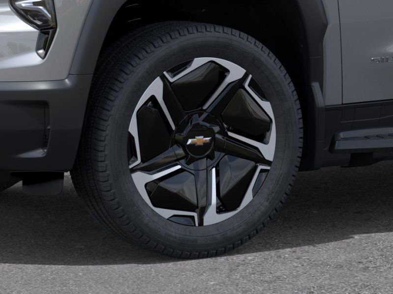 2026 Chevrolet Silverado EV LT - Photo 9