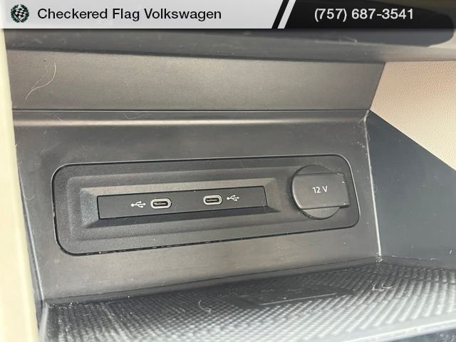 Used 2023 Pure White Volkswagen 3.6L V6 SE w/Technology image 40