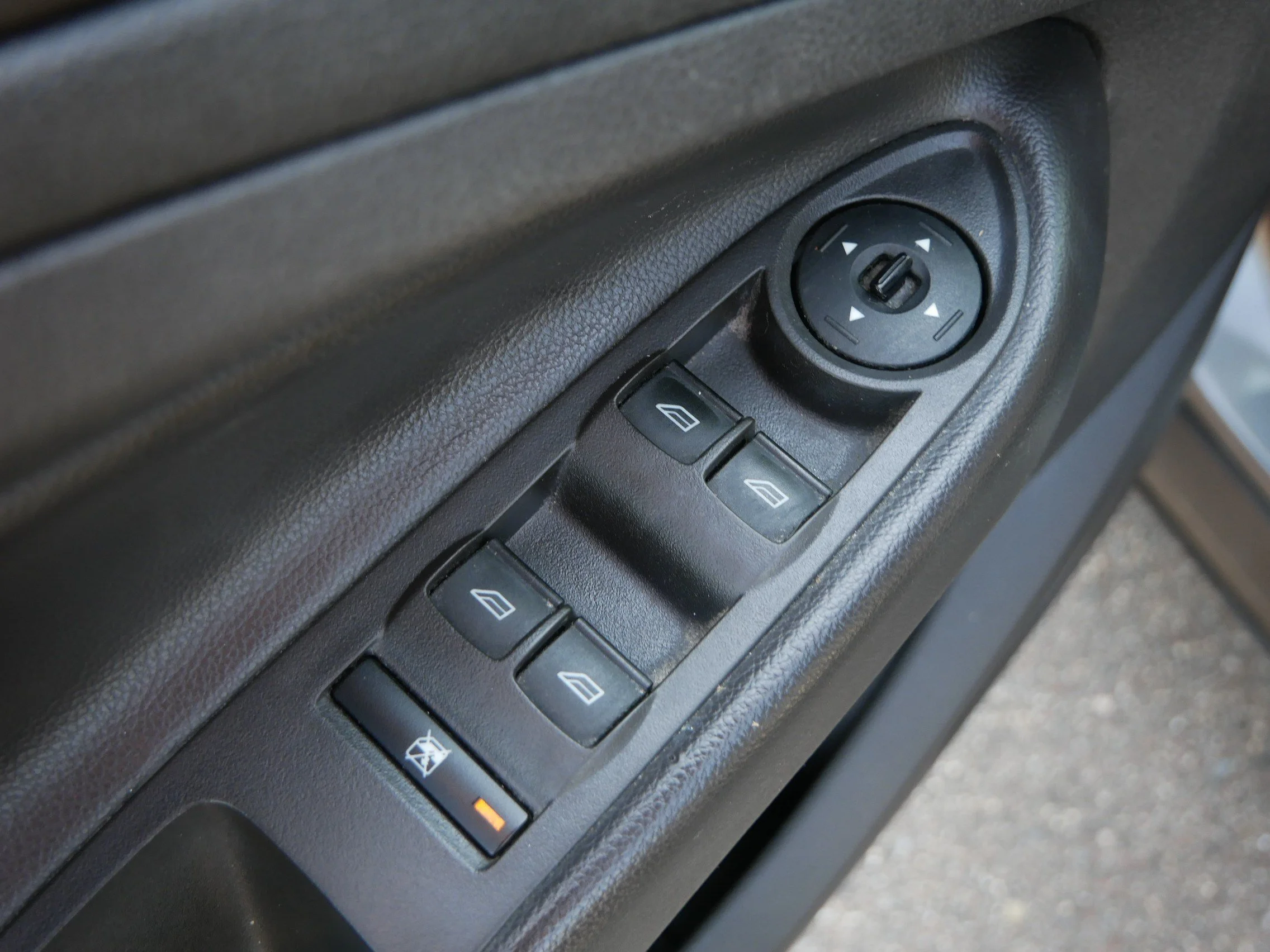 Used 2014 Sterling Gray Metallic Ford S image 21