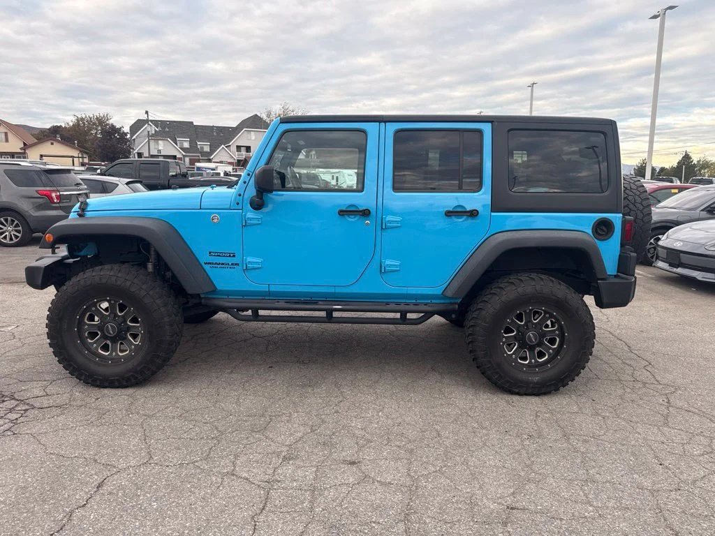 Certified Used 2017 Chief Clearcoat Jeep Unlimited Sport image 14