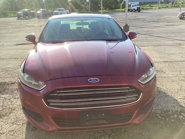 Used 2014 Red Ford SE image 3