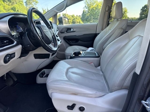 Used 2021 Gray Chrysler Touring L image 17