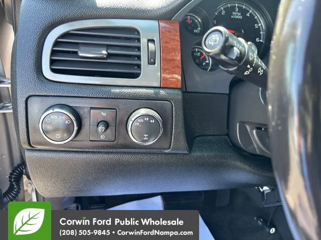 Used 2008 Silver GMC SLE image 14