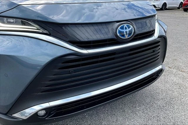 Used 2023 Gray Toyota XLE image 27