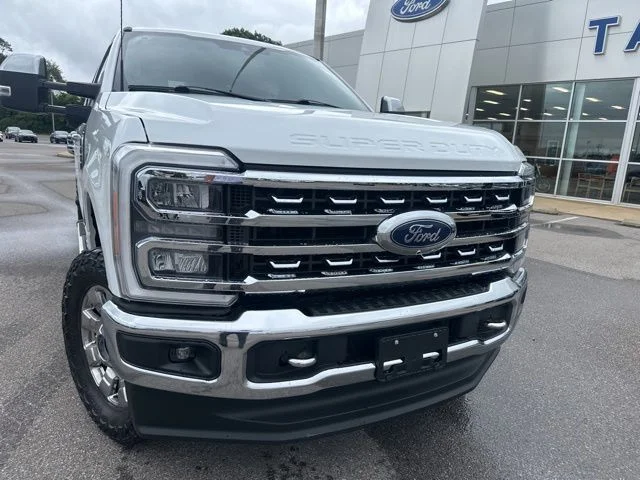 Used 2023 Oxford White Ford Lariat image 5