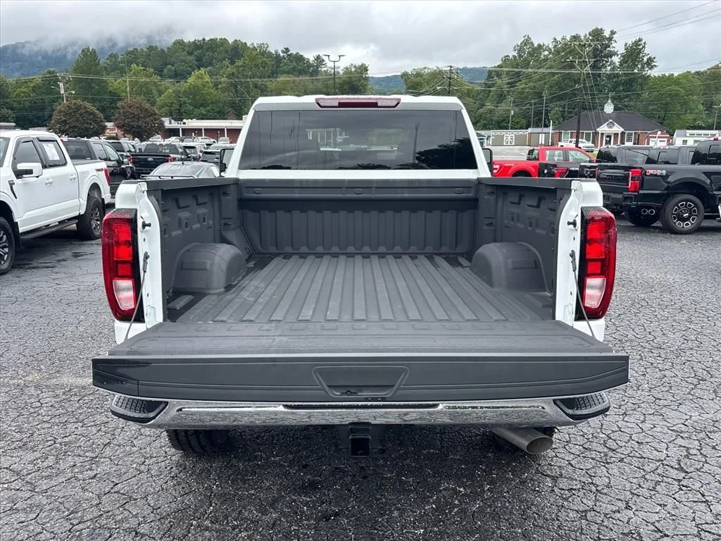 Used 2025 White GMC Pro image 7