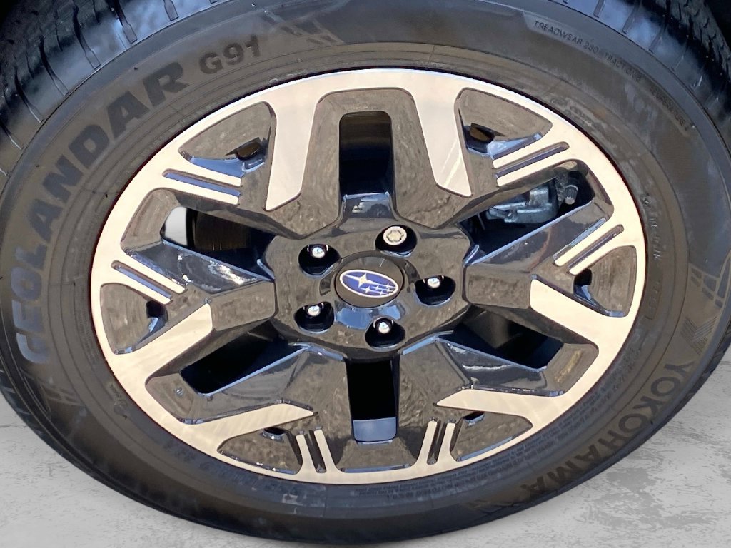 Used 2025 Gray Subaru Base image 28