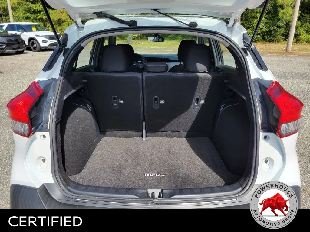 Used 2020 White Nissan S image 14