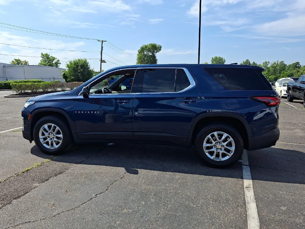 Used 2022 Northsky Blue Metallic Chevrolet LS image 7