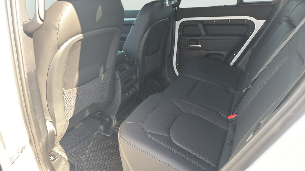 New 2026 Fuji White Land Rover X-Dynamic SE image 18