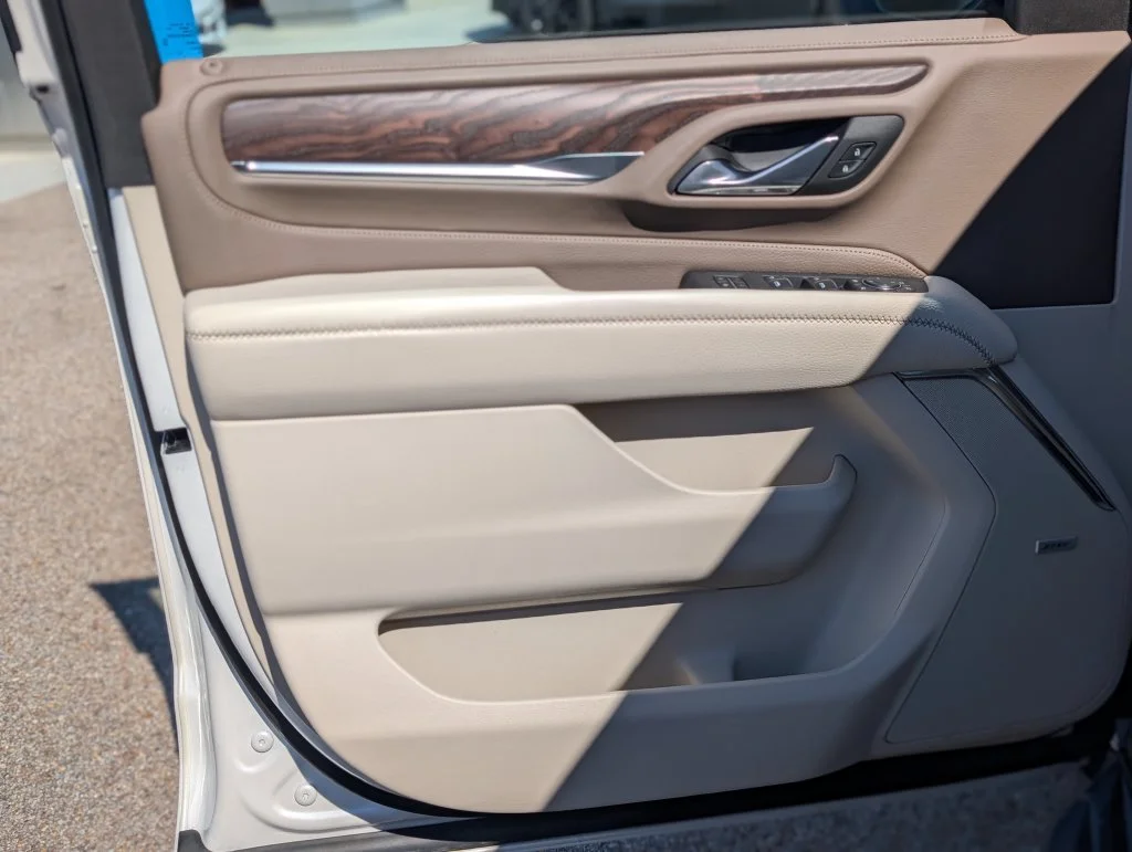 Used 2023 White GMC Denali image 17