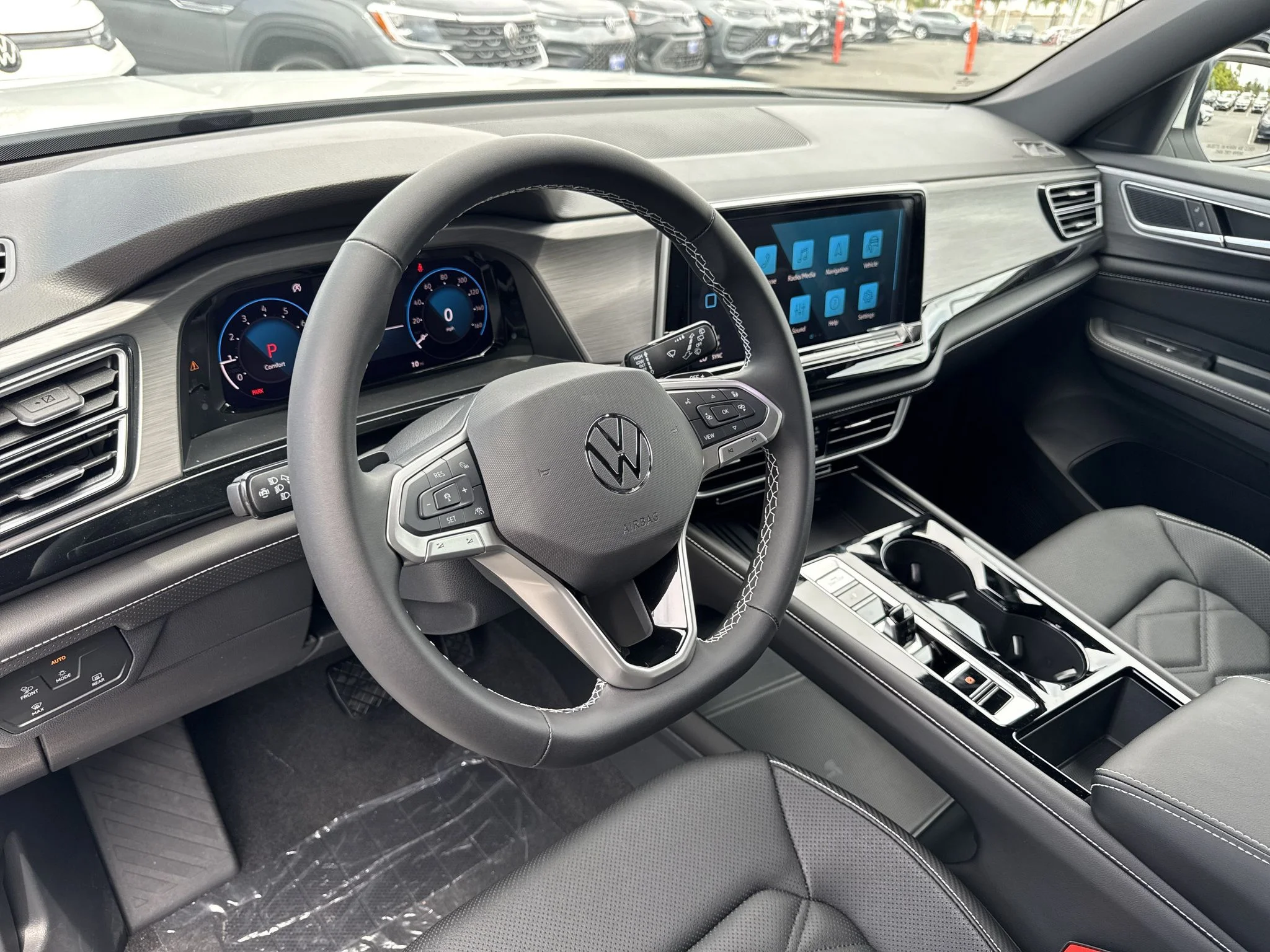 New 2026 Opal White Pearl Volkswagen 2.0T SE w/Technology image 15