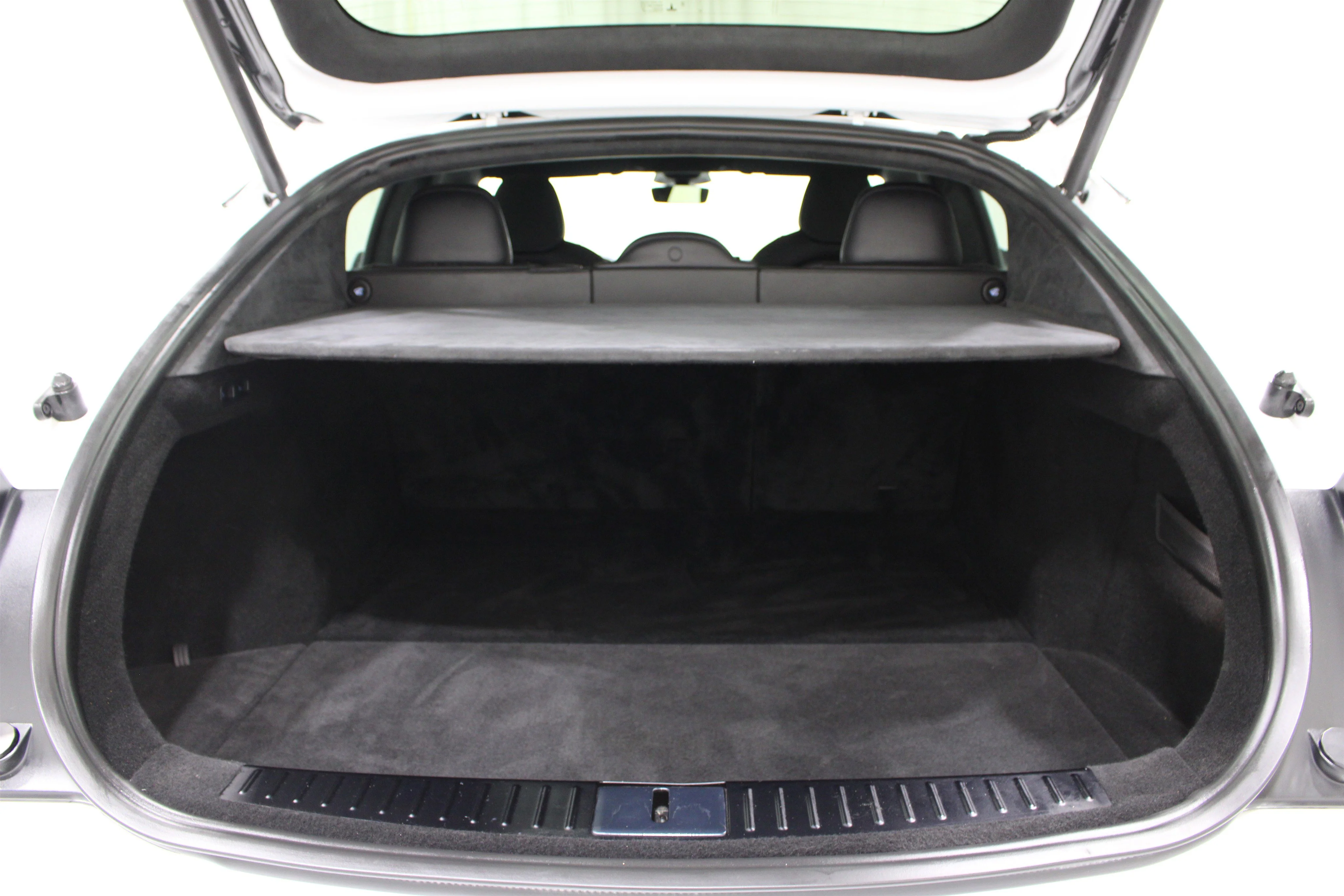 Used 2021 Pearl White Multi-Coat Tesla Plaid image 17