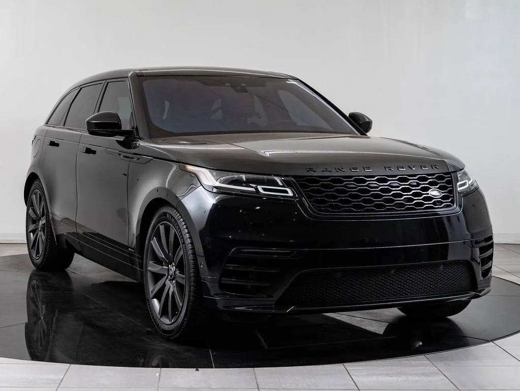 Used 2019 Santorini Black Metallic Land Rover R-Dynamic SE image 12