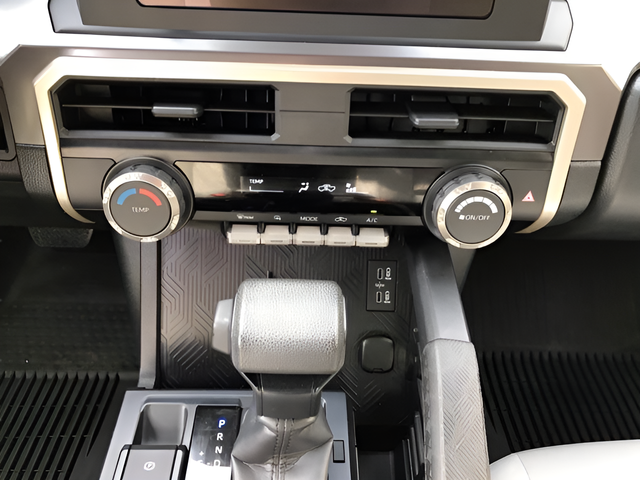 Certified Used 2025  Toyota SR5 image 15