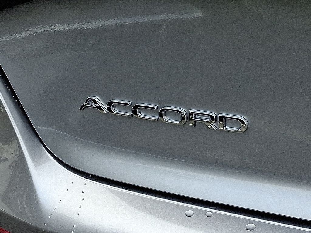 New 2026 Solar Silver Metallic Honda SE image 5