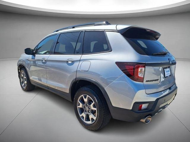 Used 2023 Lunar Silver Metallic Honda TrailSport image 3