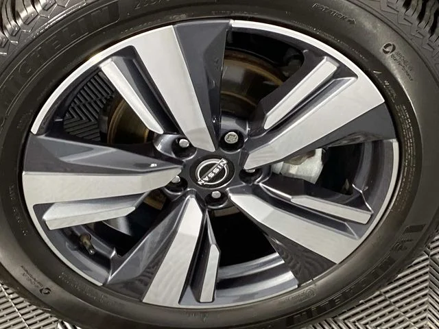 Used 2023 Gray Nissan SL image 28