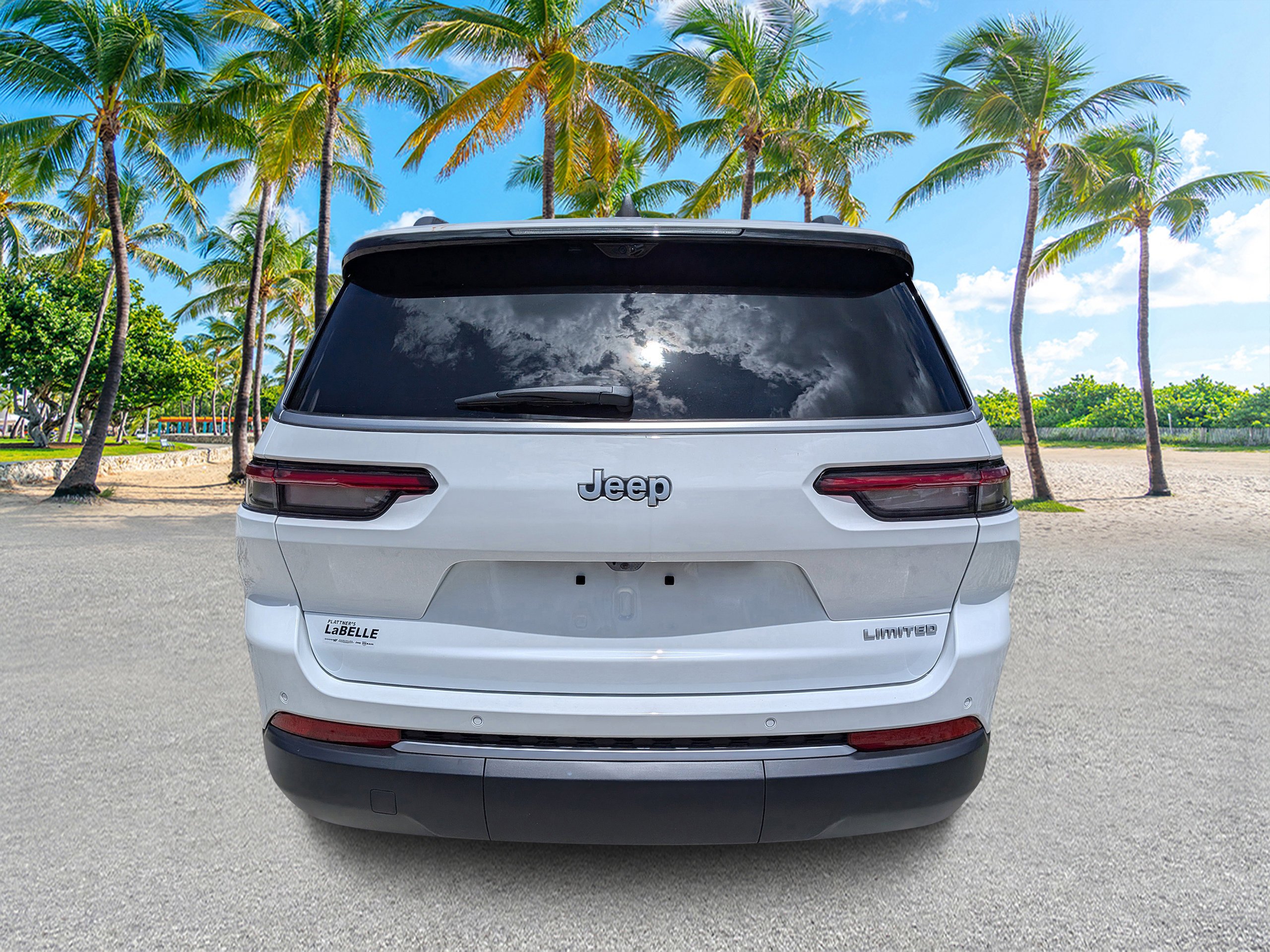 New 2026 Bright White Clear-Coat Exterior Paint Jeep Limited image 4