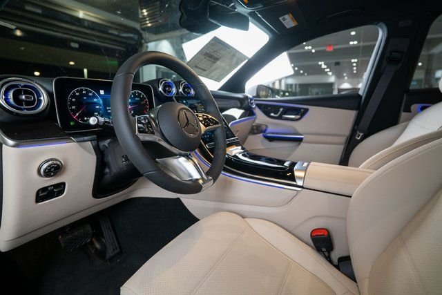 New 2026 Polar White Mercedes-Benz GLC 300 image 10