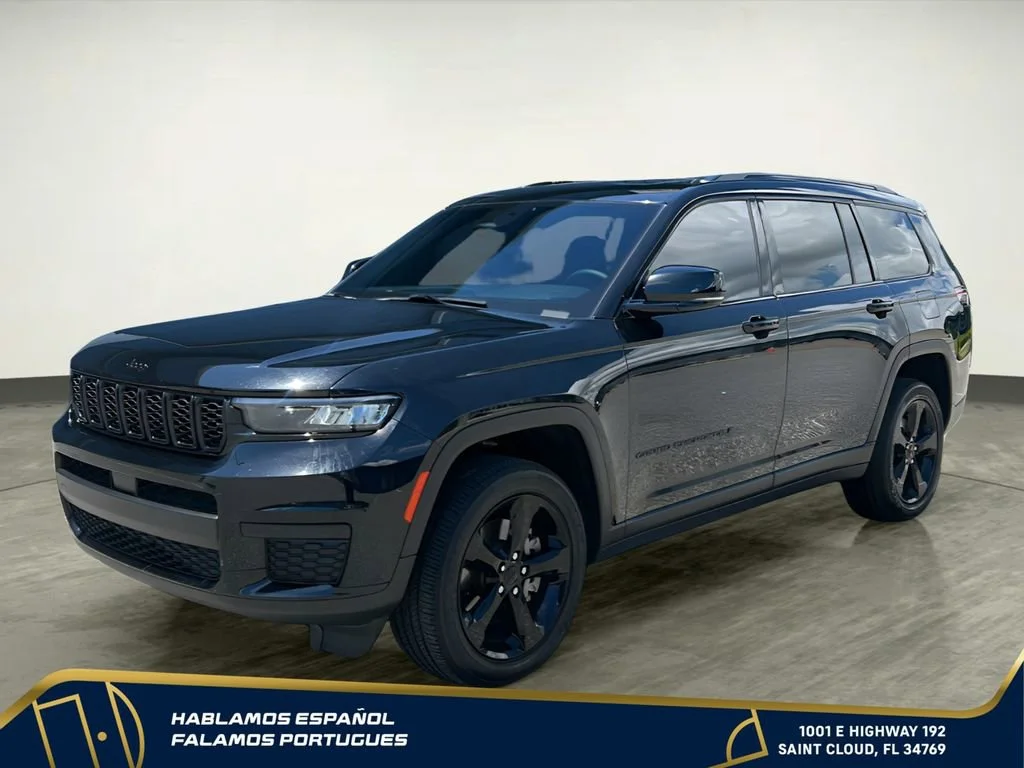 Used 2024 Black Jeep Altitude X 4x4 image 2