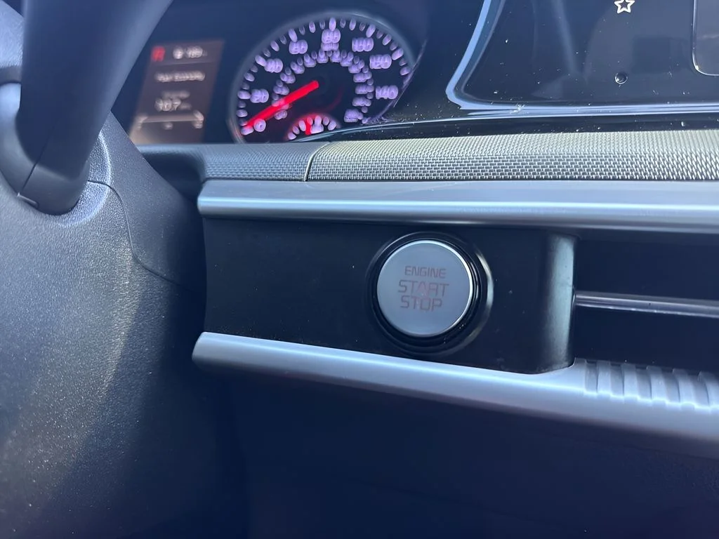 Used 2023 White Kia GT-Line image 22