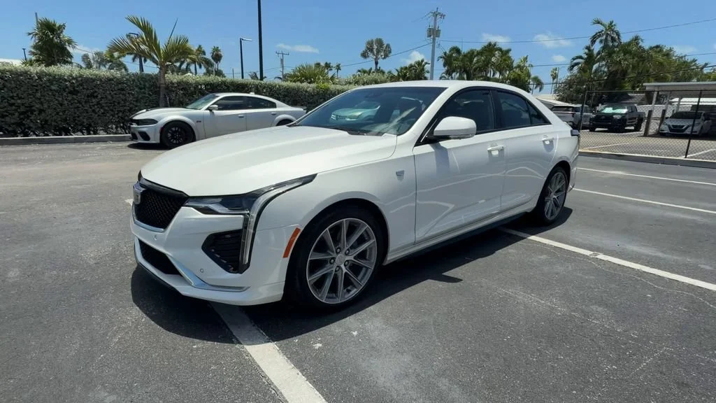 Used 2024 Crystal White Tricoat Cadillac Sport image 4