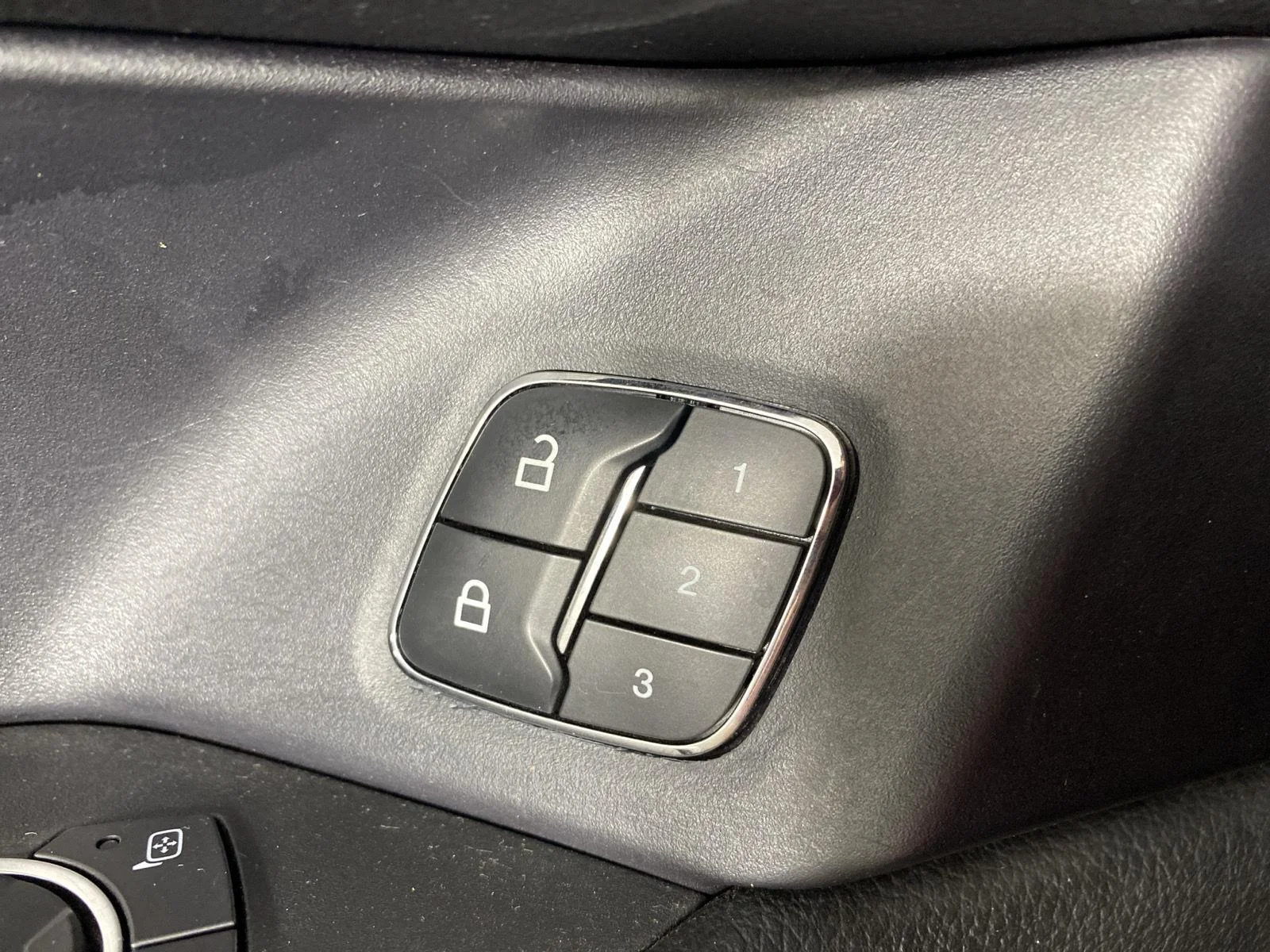 Used 2018 Blue Ford Limited image 26