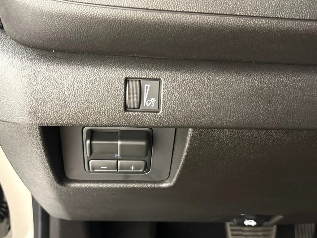 Used 2026 White Chevrolet Trail Boss image 31