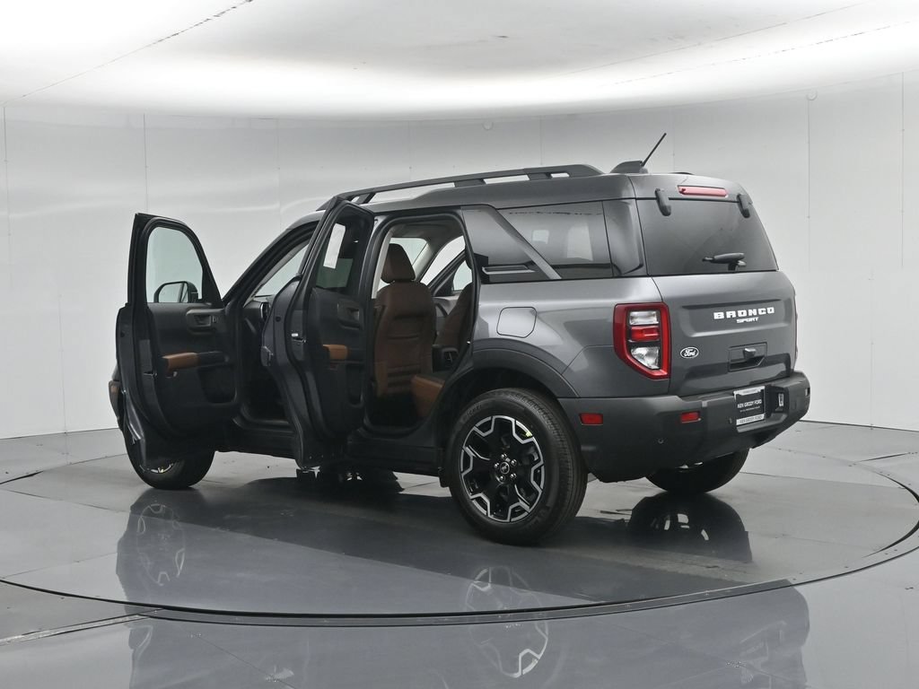 New 2026 Carbonized Gray Metallic Ford Outer Banks image 33