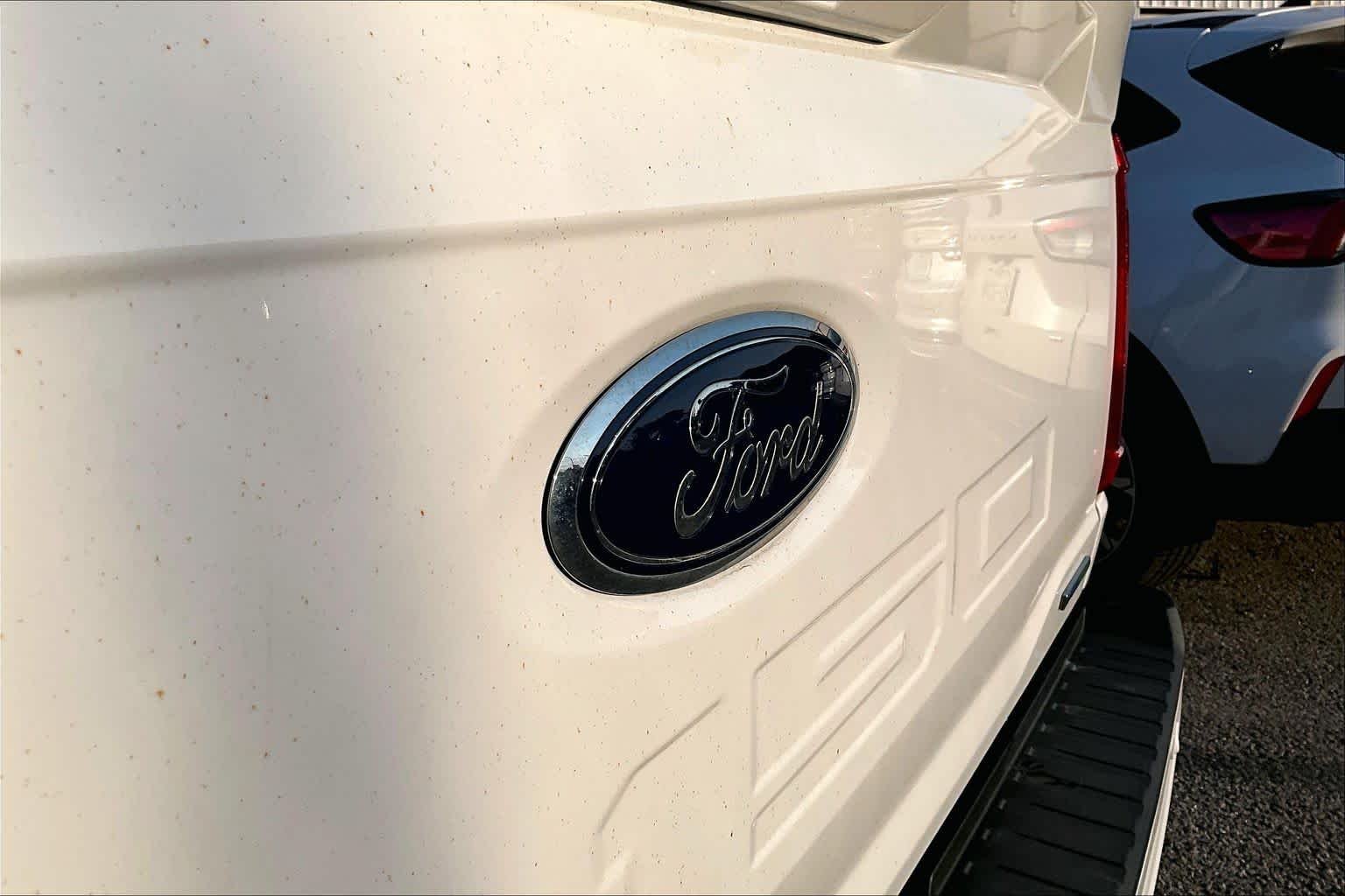 Used 2023 Oxford White Ford XLT image 31