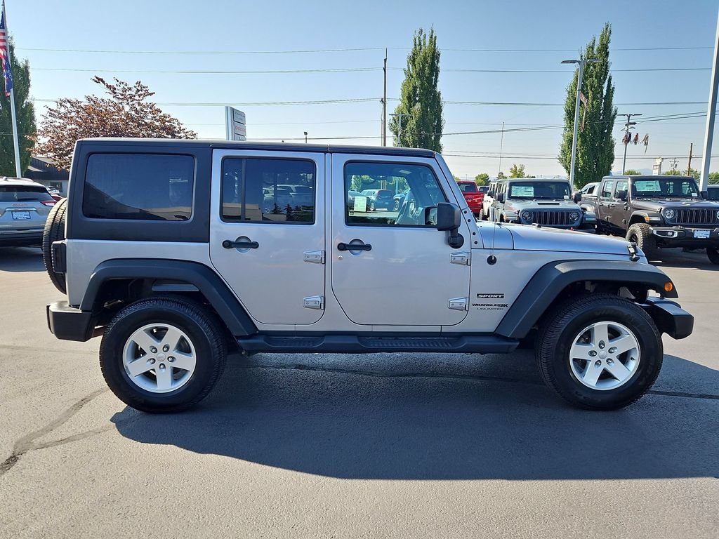 Used 2018 Billet Silver Metallic Clearcoat Jeep Unlimited Sport image 7