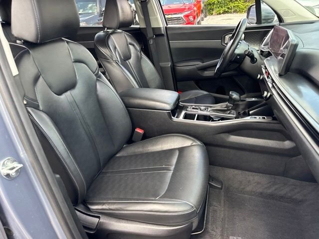 Used 2024 Silver Kia S image 15