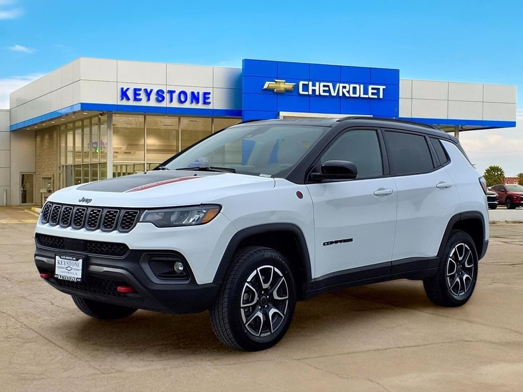 Used 2025 White Jeep Trailhawk 4x4 image 3