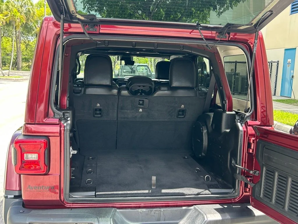 Used 2022 Red Jeep Unlimited Rubicon 392 image 25